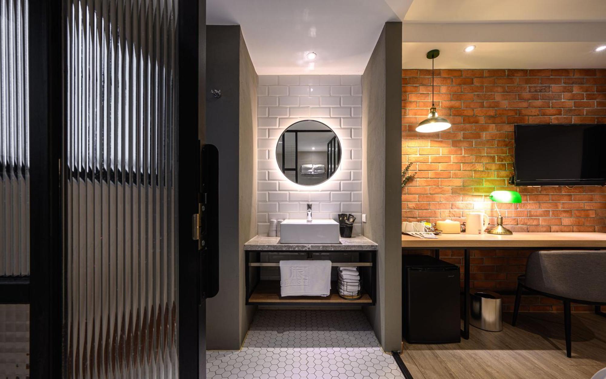 Hotel East Taichung Exterior photo