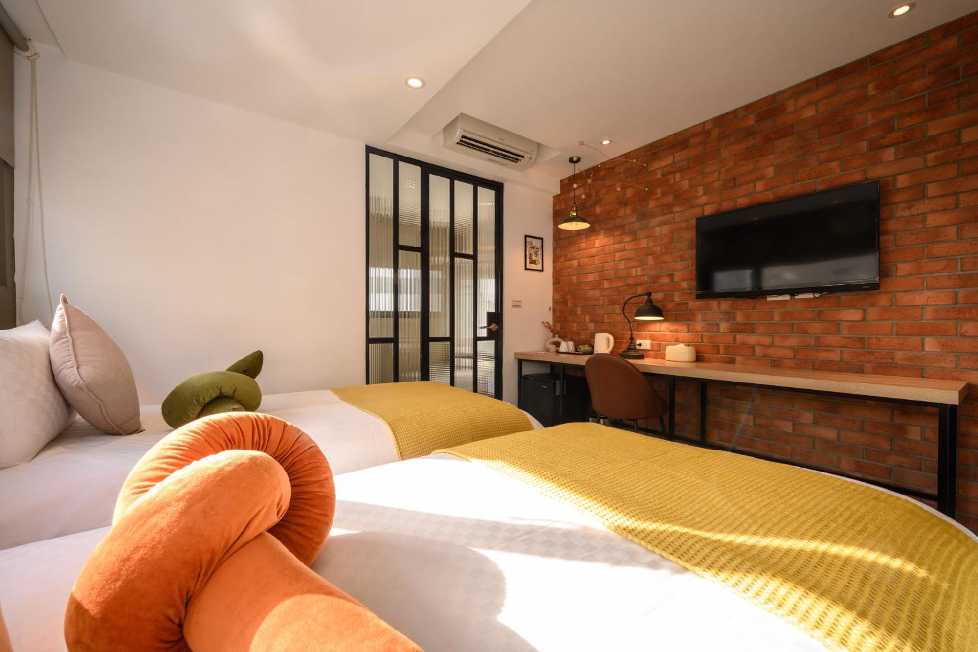 Hotel East Taichung Exterior photo