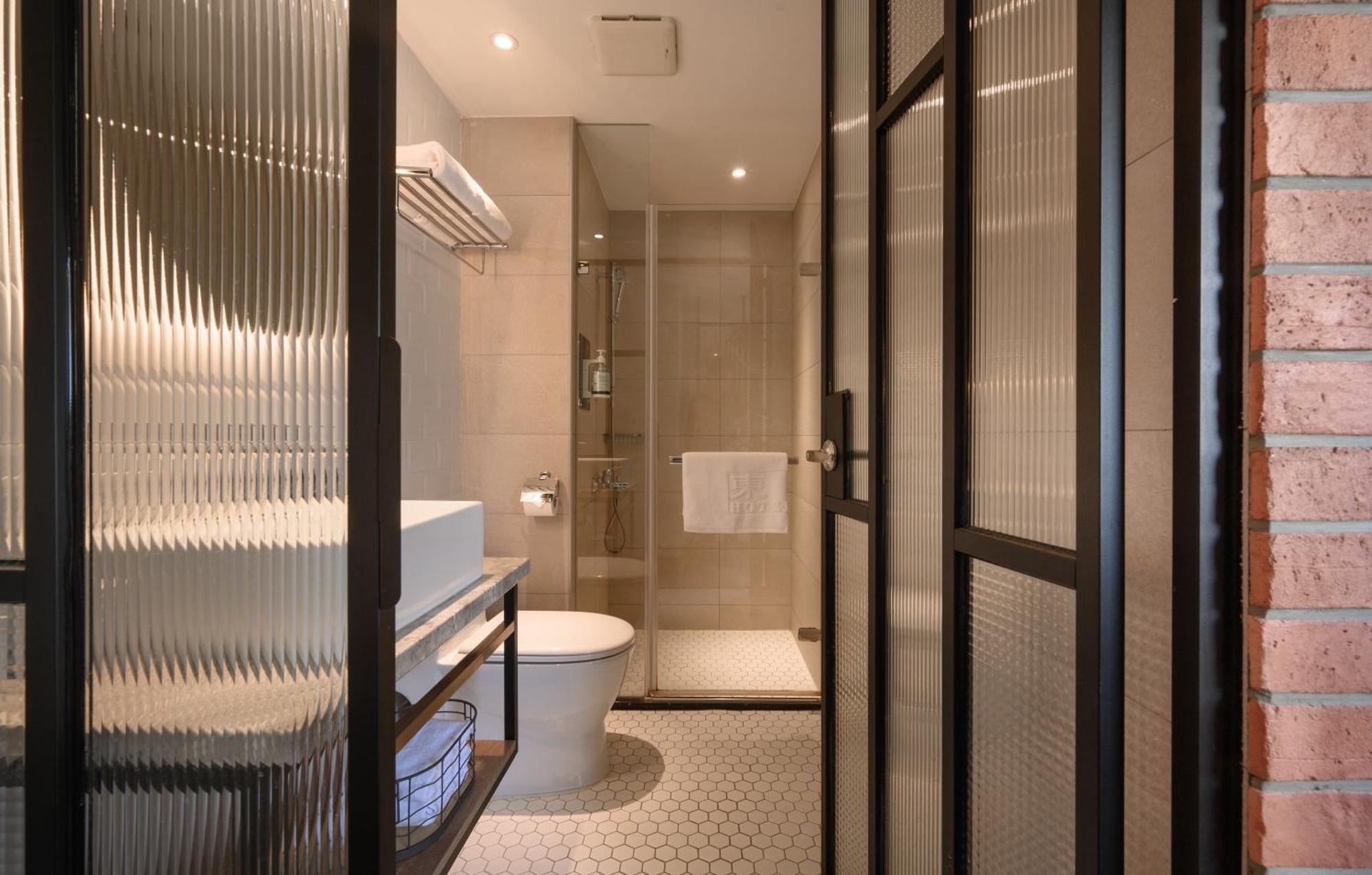 Hotel East Taichung Exterior photo
